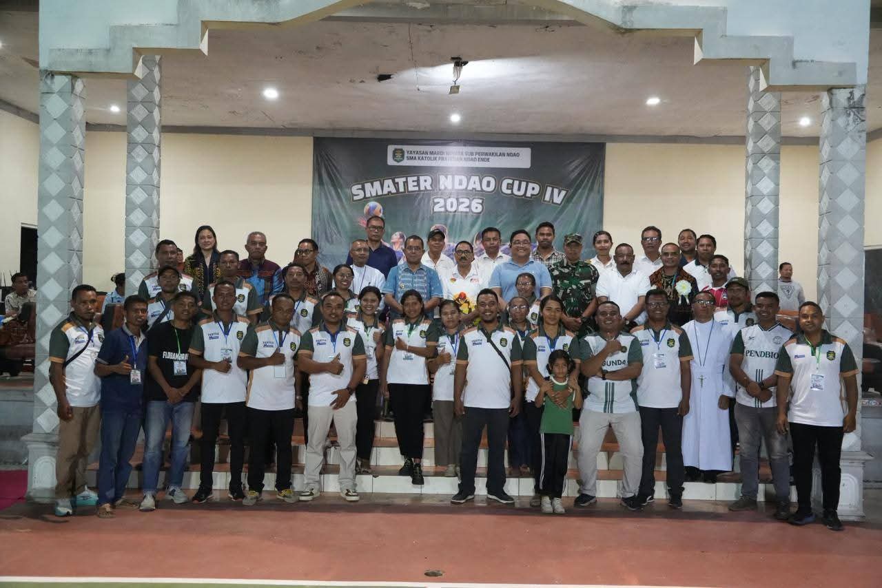 Gubernur Melki Laka Lena Buka Turnamen Smater Ndao Cup IV