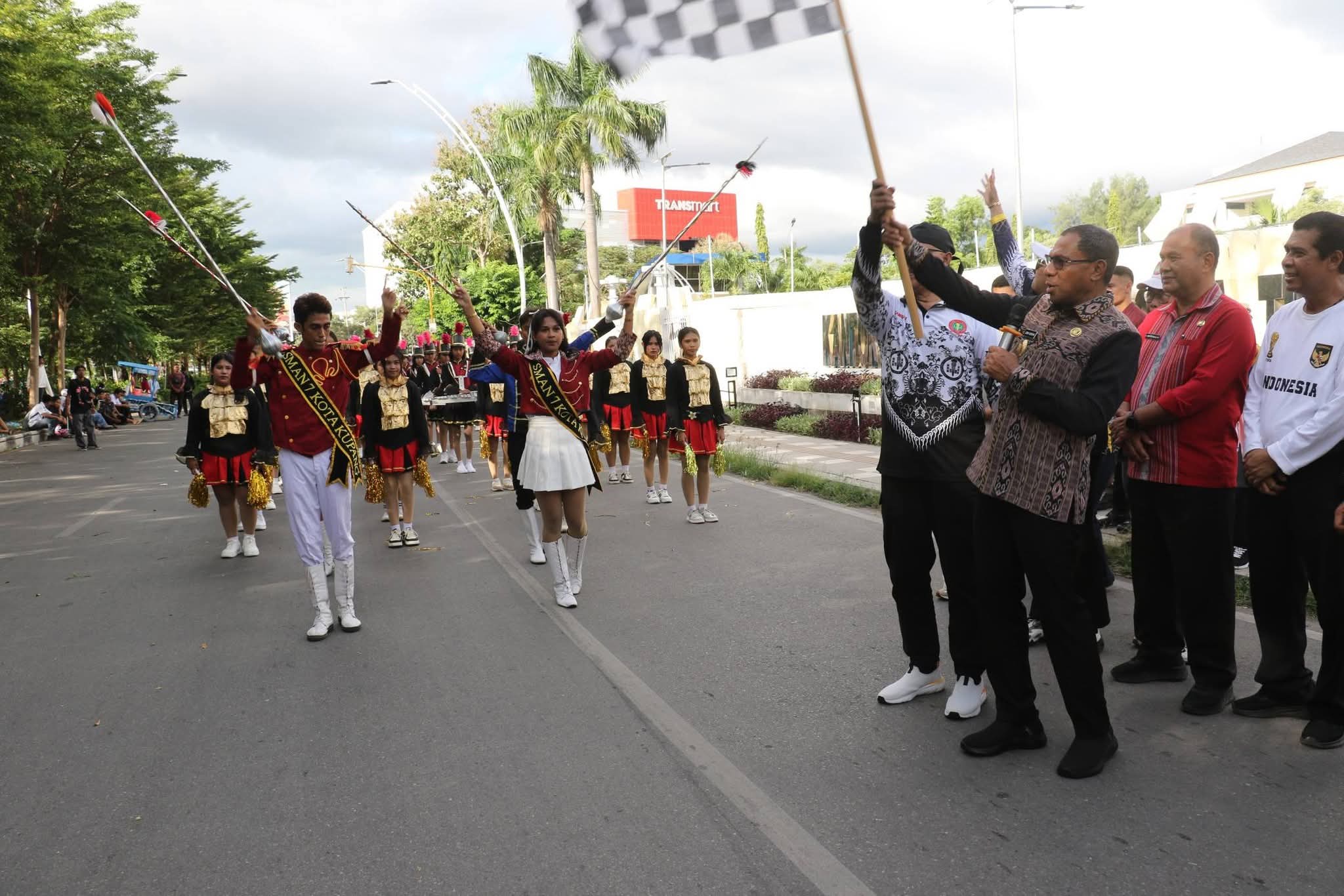 Lomba Gerak Jalan Indah meriahkan Hardiknas, Gubernur dan Wakil Gubernur NTT Beri Apresiasi