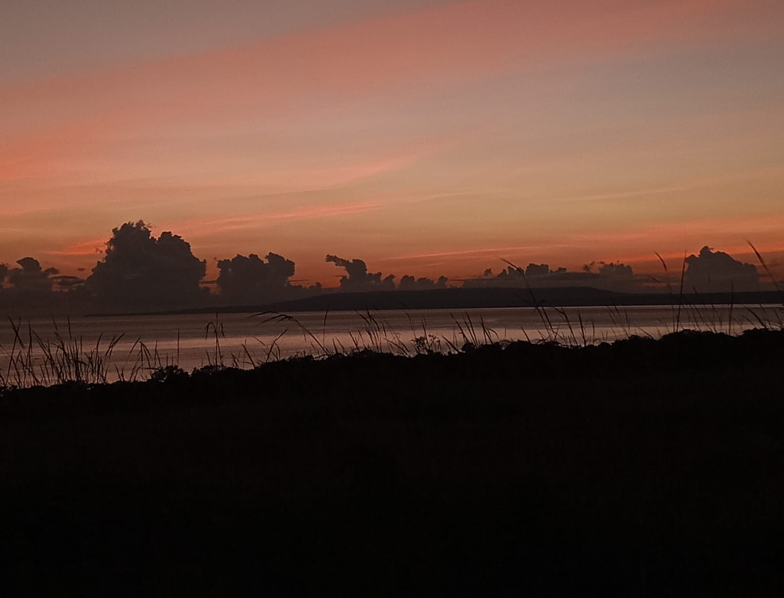 Sunrise Bukit Kapulita Watu Asa, Pesona Alam yang Begitu Memukau dan Eksotis