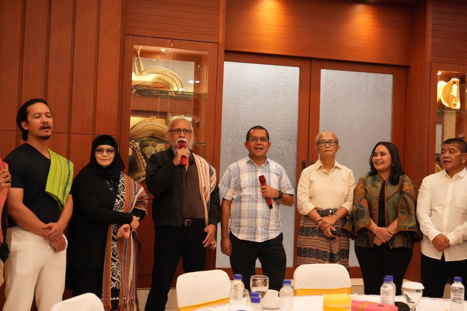Iwan Fals Temui Gubernur Melki Laka Lena, Bahas Potensi Daerah dan Harapan Bagi Generasi Muda NTT