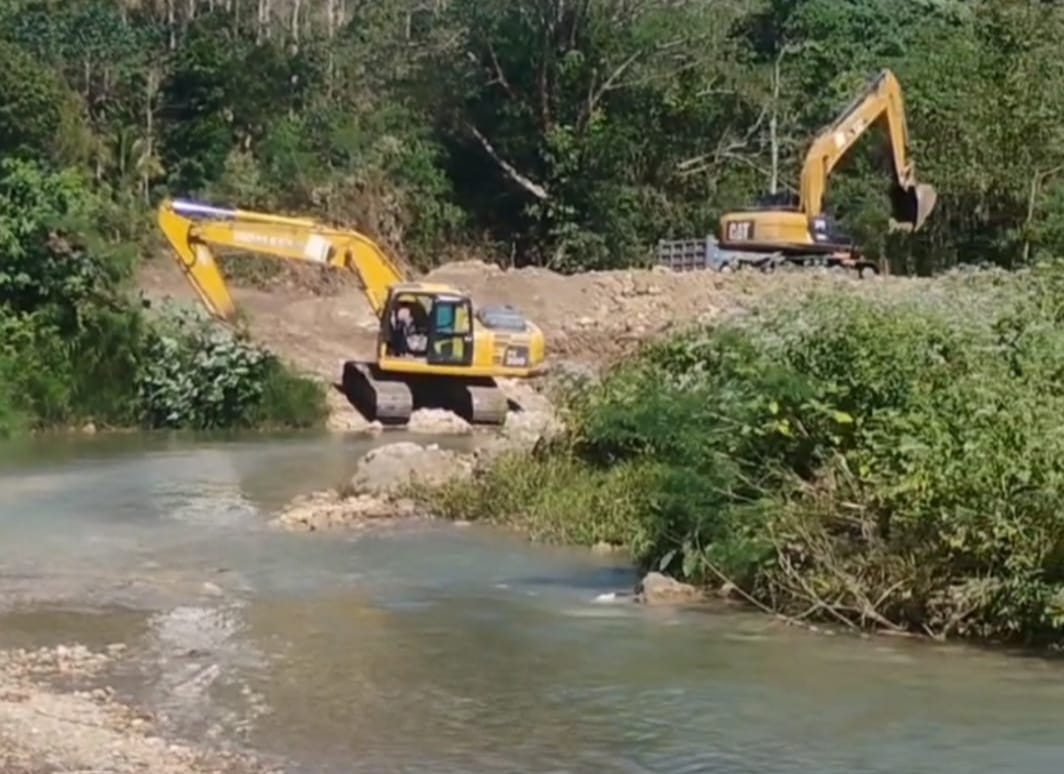 GAMKI Sumba Tengah Sesalkan Pengerukan Kali Pamalar Menggunakan Alat Berat yan Berdampak pada Kerusakan Lingkungan