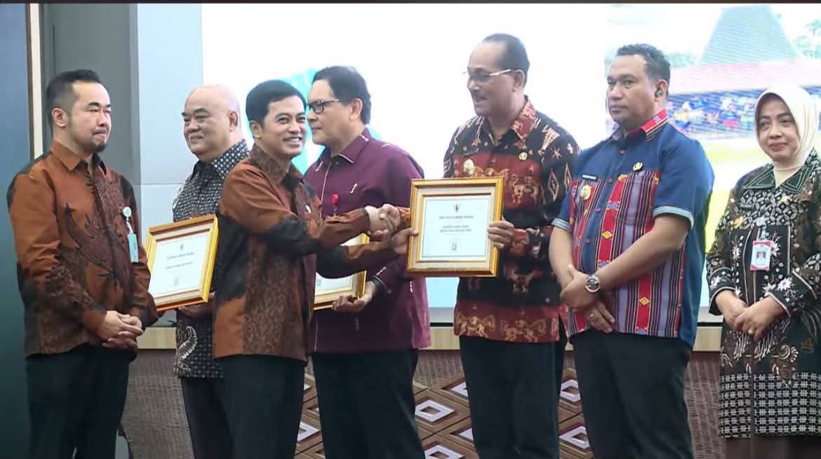 Pemerintah Kabupaten Sumba Tengah Terima Sertifikat Eliminasi Malaria Dari Kementerian Kesehatan RI