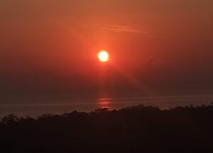 Pesona Keindahan Sunrise Bukit Kapulita di Desa Watu Asa Mamboro Sumba Tengah